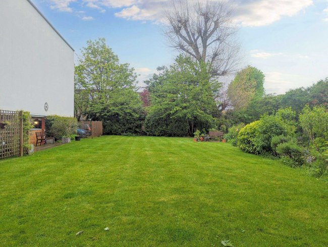 39 Kersfield House, 11 Kersfield Road, Putney, London SW15 3HJ 9