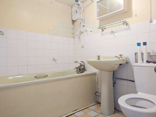 39 Kersfield House, 11 Kersfield Road, Putney, London SW15 3HJ 9