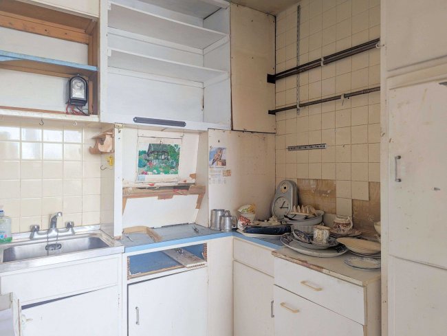 39 Kersfield House, 11 Kersfield Road, Putney, London SW15 3HJ 9