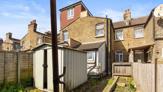 172 Montagu Road, Edmonton, London, N18 2NP 5