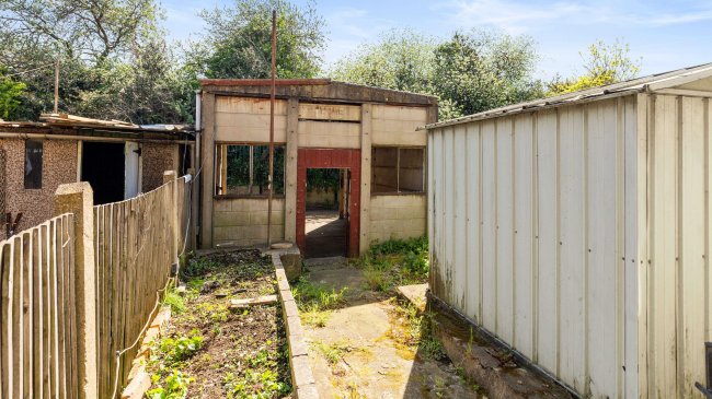 172 Montagu Road, Edmonton, London, N18 2NP 5