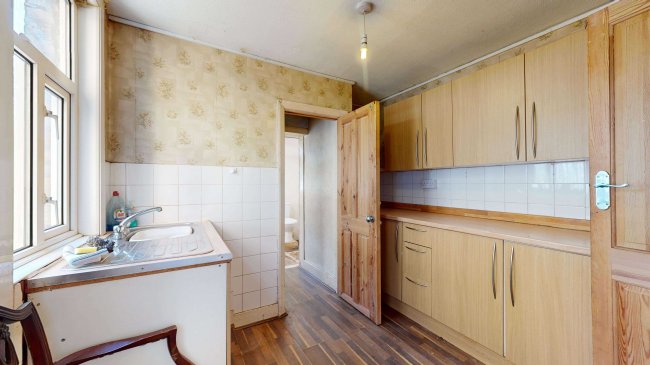 172 Montagu Road, Edmonton, London, N18 2NP 5