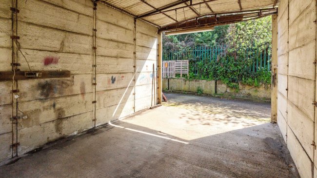 172 Montagu Road, Edmonton, London, N18 2NP 5