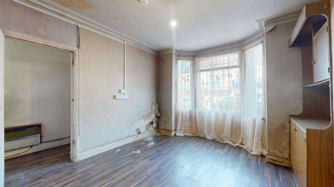 172 Montagu Road, Edmonton, London, N18 2NP 5