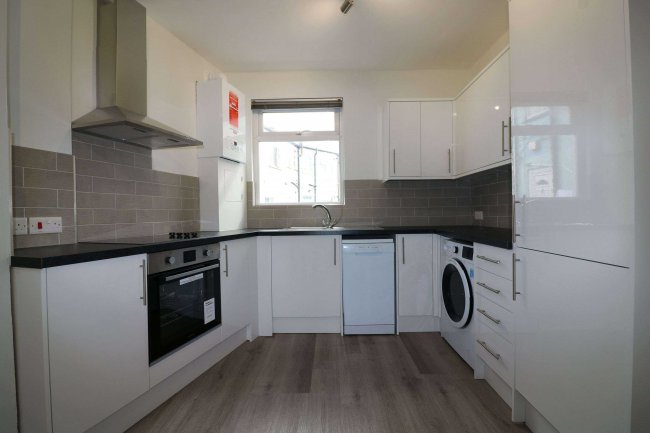 78-80 Wood Lane, Dagenham, Essex, RM8 2NT 3