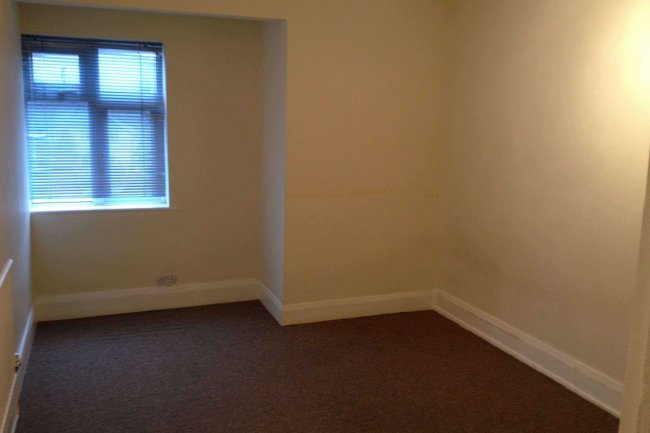 78-80 Wood Lane, Dagenham, Essex, RM8 2NT 3