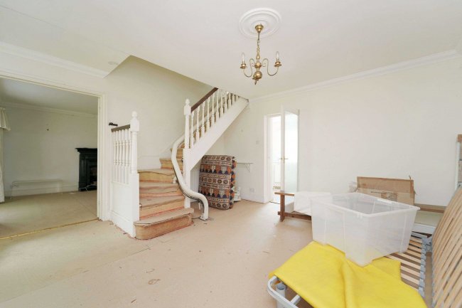 Ivy Cottage, Church Path, Lane End, High Wycombe, Buckinghamshire, HP14 3HE 6