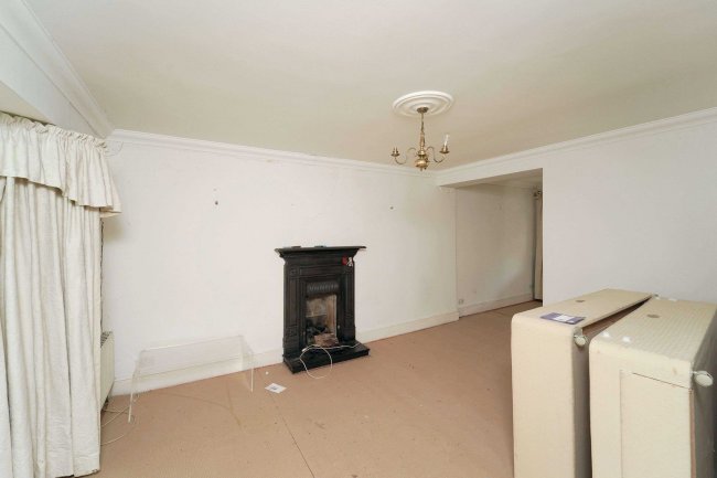 Ivy Cottage, Church Path, Lane End, High Wycombe, Buckinghamshire, HP14 3HE 6