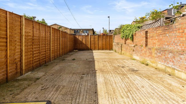 37 Dryden Road, Wimbledon, London, SW19 8SQ 4