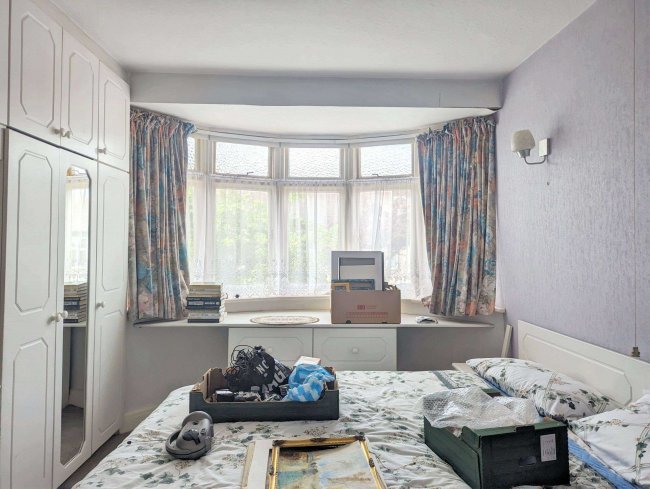 52 Tufton Road, Chingford, London, E4 8LE 7