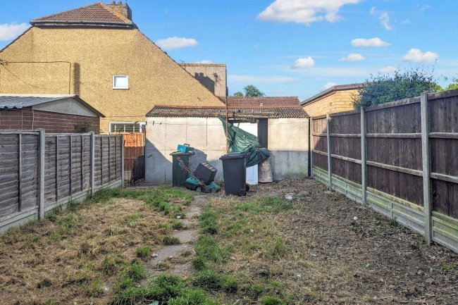 Inverness, Sutton at Hone, Hawley Road, Dartford, Kent, DA2 7RH 5