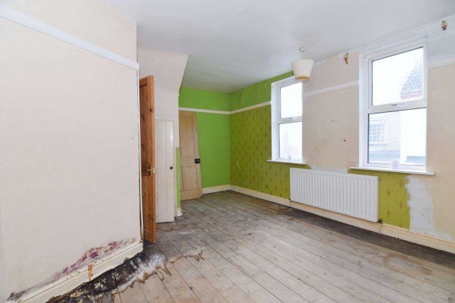 20 Linden Street, Mansfield NG19 7EF 2