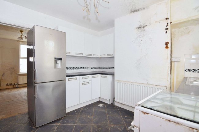 20 Linden Street, Mansfield NG19 7EF 2