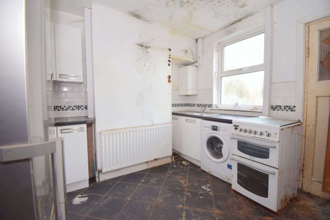 20 Linden Street, Mansfield NG19 7EF 2