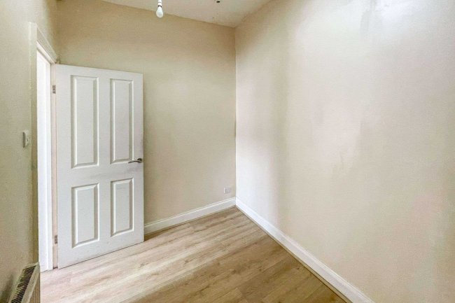 3C Doggett Road, Catford, London, SE6 4PZ 5