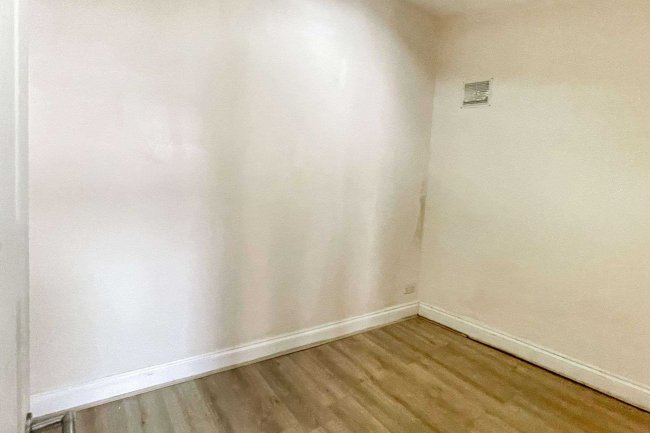 3C Doggett Road, Catford, London, SE6 4PZ 5