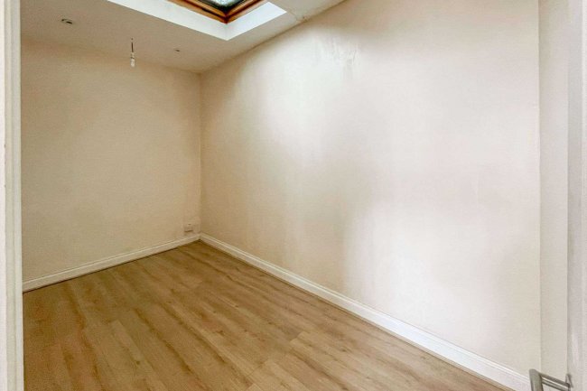 3C Doggett Road, Catford, London, SE6 4PZ 5