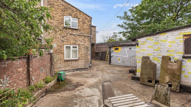 85 Evesham Road, Stratford, London E15 4AL 9