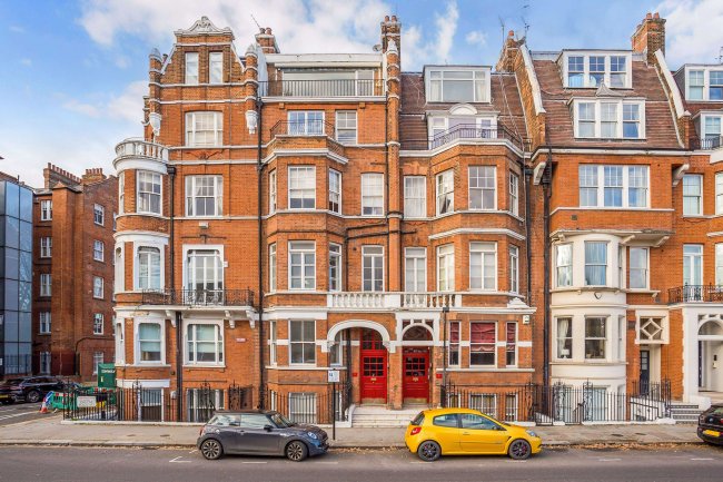 Flat 2, 3-5 Cheyne Place, Chelsea, London, SW3 4HH 9