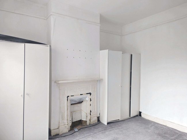 82 Burlington Road, Thornton Heath, Surrey, CR7 8PF 7