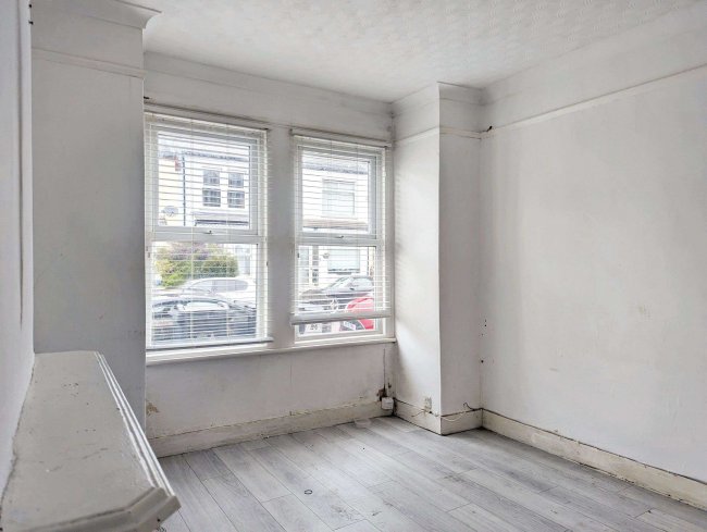 82 Burlington Road, Thornton Heath, Surrey, CR7 8PF 7