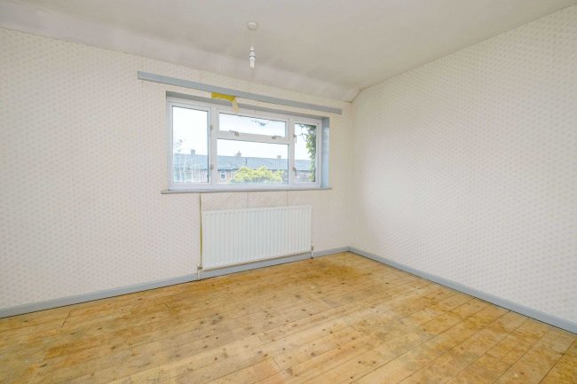 1 Green Way, Burnham, Slough, SL1 8HN 6