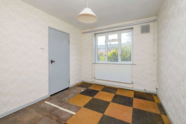 1 Green Way, Burnham, Slough, SL1 8HN 6