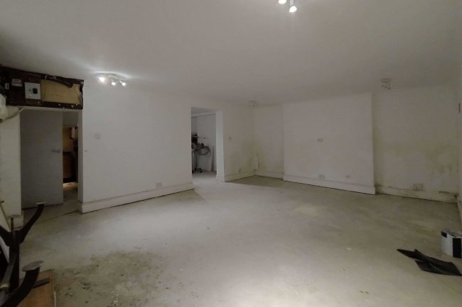 46 Camden High Street, London, NW1 0JH 4