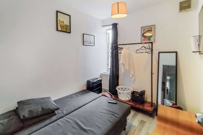 46 Camden High Street, London, NW1 0JH 4