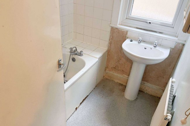 119a & 119b Ravenslea Road, Balham, London SW12 8RT 2