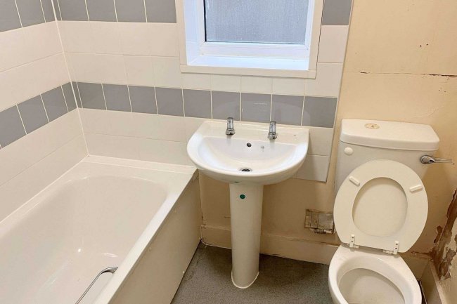 119a & 119b Ravenslea Road, Balham, London SW12 8RT 2