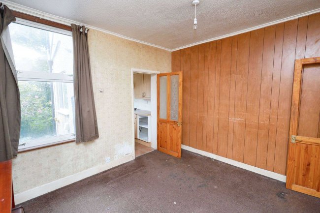 95 Wedderburn Road, Barking, IG11 7XF 1