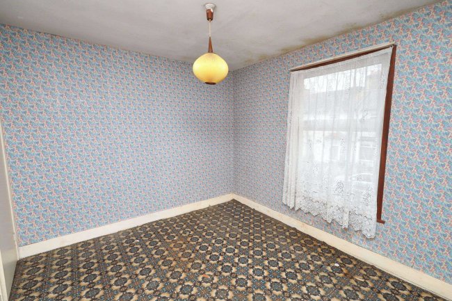 95 Wedderburn Road, Barking, IG11 7XF 1