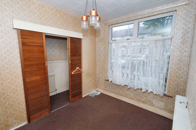 95 Wedderburn Road, Barking, IG11 7XF 1