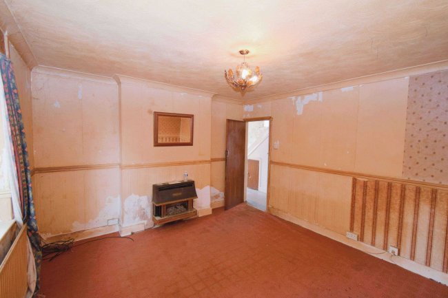 61 Pen Green Lane, Corby, NN17 1BN 6