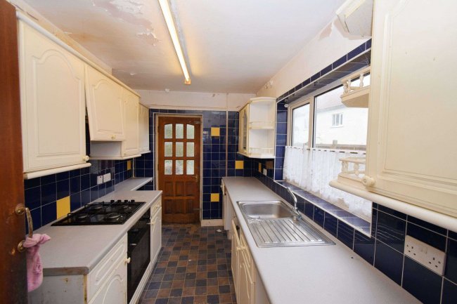 61 Pen Green Lane, Corby, NN17 1BN 6