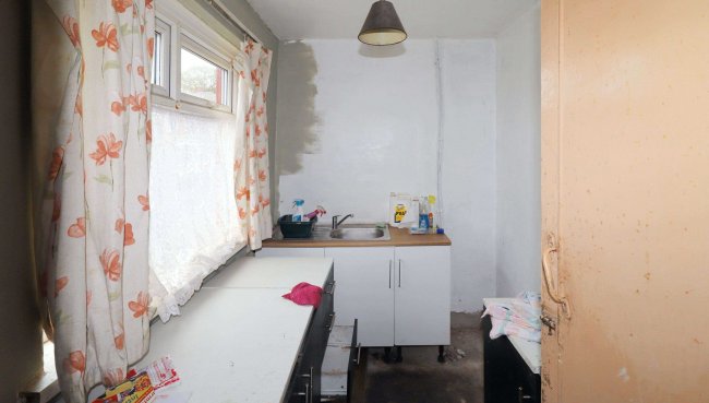 171 Blackhold Drive, Siddal, Halifax,  HX3 9DX 9