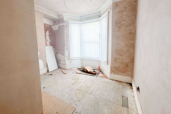 18 York Road, Hartlepool, TS26 8AS 5