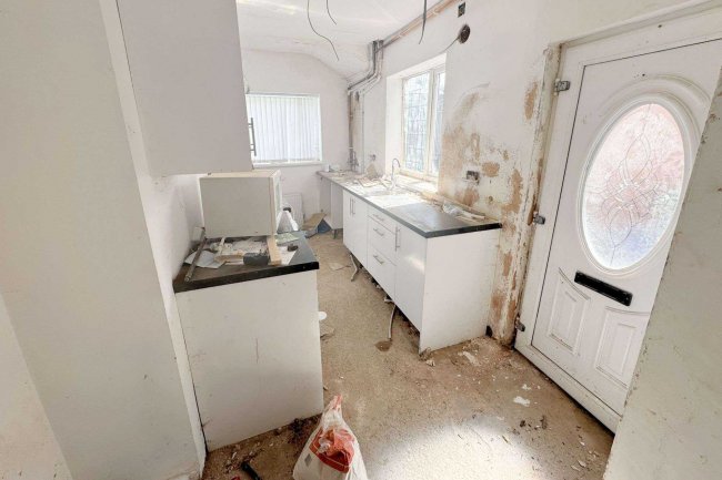 18 York Road, Hartlepool, TS26 8AS 5