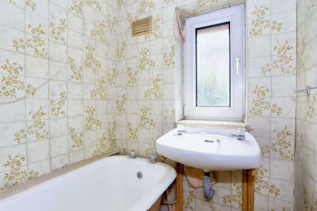 41 Southfields Road, Stafford, Staffordshire, ST17 9PN 5