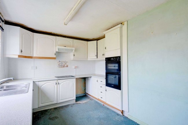 29 Vale View Road, South Newton, Salisbury, Wiltshire, SP2 0RB 4