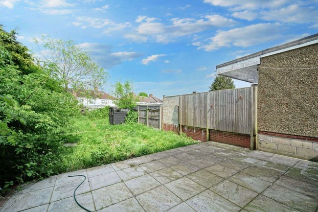 61 District Road, Wembley, HA0 2LF 8