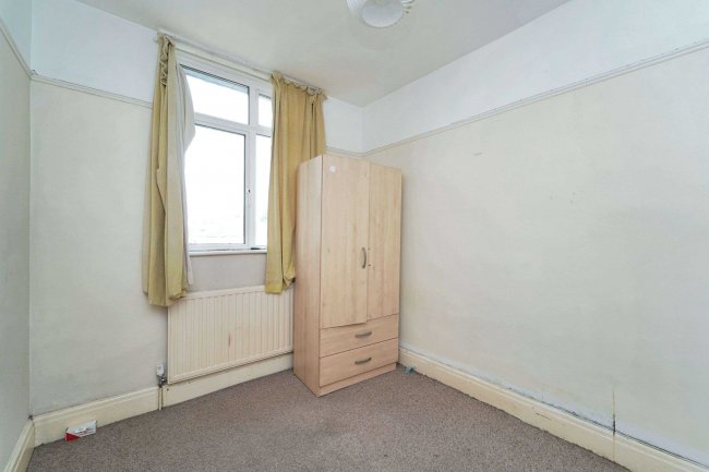 61 District Road, Wembley, HA0 2LF 8