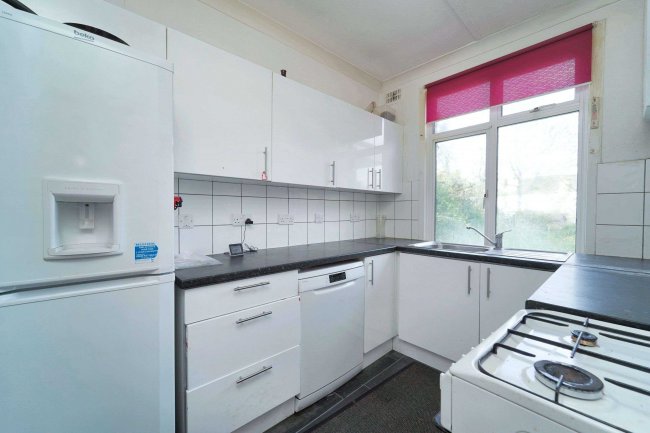 61 District Road, Wembley, HA0 2LF 8