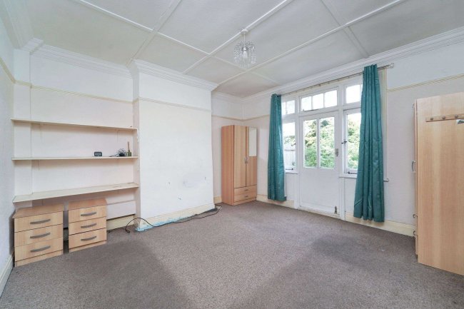 61 District Road, Wembley, HA0 2LF 8