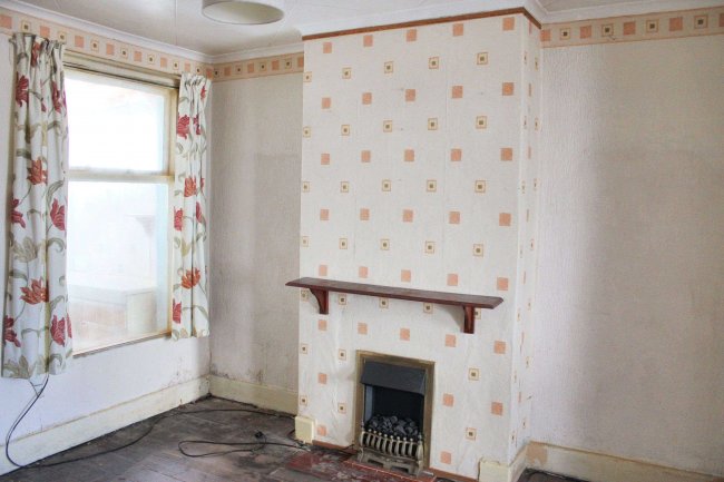 11 Oswald Road, Dover, CT17 0JT 1