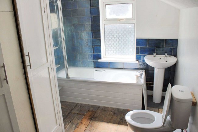 11 Oswald Road, Dover, CT17 0JT 1