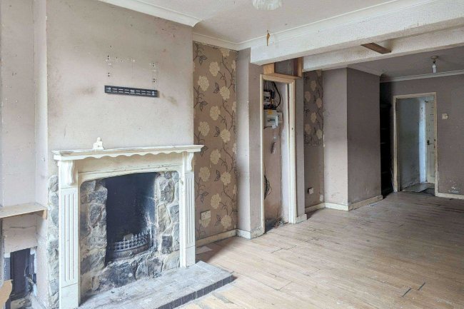 16 Mayfair, Rochester, Kent, ME2 4QX 2