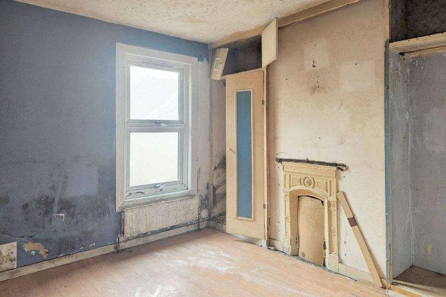 16 Mayfair, Rochester, Kent, ME2 4QX 2