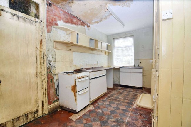 17 Nicholson Road, Hexthorpe, Doncaster, DN4 0HQ 10